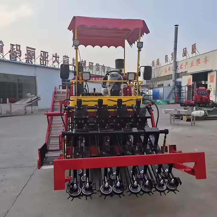 Χονδρική έσπασε ελκυστήρα μίνι harvester 50hp συμβατότητα λάσπης πεδίο Λειτουργία σκόρδου Harvester αυτόματη γραλική συσκευασία και συγκομιδή